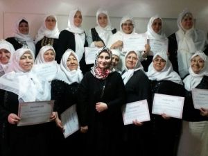 Yaşlısından Gencine 25 Kadın Kur’an Öğrendi