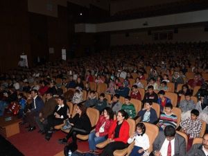 Miniklerden Tiyatro Oyunu