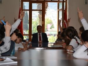 Ders İçin Valiliği Ziyaret Ettiler