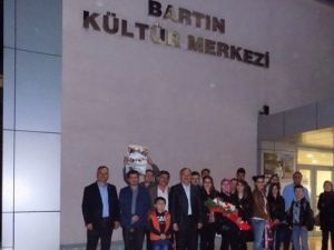 "Ölüm Kaç Madde" Beğeni Kazandı