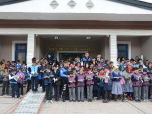 Kanka Polis Ulus’ta Kitap Okudu