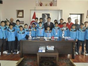 13 Yaş Gurubu Pehlivanlar Türkiye Şampiyonu Oldu