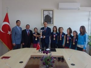 Badminton Şampiyonları Ödüllendirildi