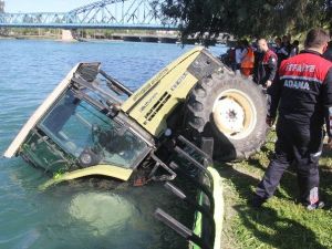 Ot Biçerken Traktörle Nehre Uçtu