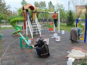 Çaycuma Belediye’sinden Çocuk Parklarına Bakım Ve Onarım