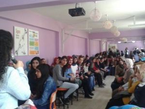 Gençlik Merkezi Öğrencileri Tanışma Çayında Buluştu