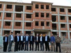 Başkan Tütüncü Okul İnşaatlarını Gezdi