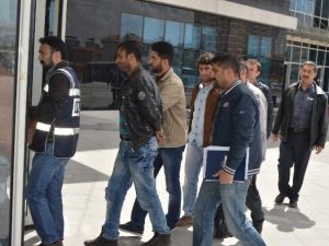 Narkotik Ekipleri Uyuşturucu Tacirlerine Göz Açtırmıyor