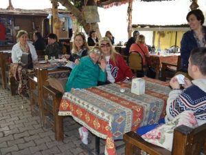 Down Sendromu Çocuklar Selçuk’ta Kahvaltıda Buluştu