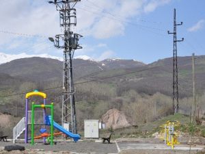 Yüksek Voltaj Elektronik Cihazları Yaktı