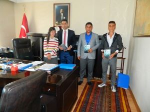 Öğrenciler Şiir Kitabı Çıkardı