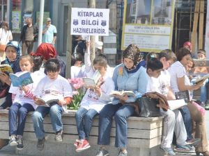 Bolu’da İlkokul Öğrencilerinden Kitap Okuma Etkinliği