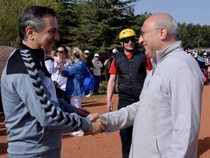 Kent Ormanındaki Yürüyüşle 700 Kadın Bahara "Merhaba" Dedi