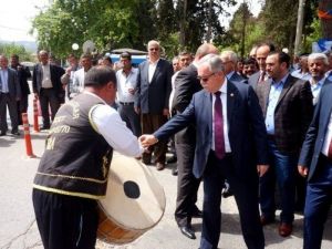 Davulcu Bahşişi Kaptı