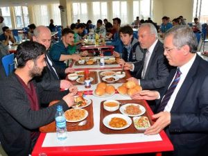 Kamil Saraçoğlu: Öğrenciler, Kütahya’nın Gönüllü Birer Kültür Elçisidir