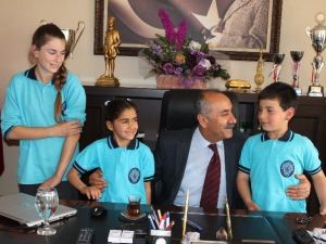 Öğrenciler Okul Gazetesi İçin Başkan Culha İle Röportaj Yaptı