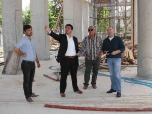 Başkan Genç, İlçenin En Büyük Camisinin İnşaatında İncelemelerde Bulundu