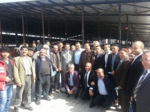 AK Parti’li Adaylar, Canlı Hayvan Pazarı Ve Sanayi Sitesi Esnaflarını Ziyaret Etti