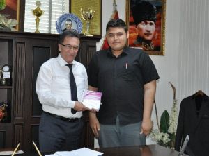 Genç Yazar Adayından Başkan Saka’ya Ziyaret