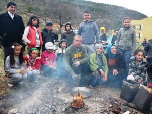 İzci Öğrencilerin ’Tenekede Tavuk Kebabı’ Etkinliği