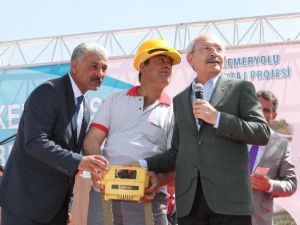 Kılıçdaroğlu Temel Atma Törenine Katıldı