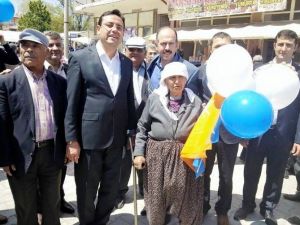 AK Parti Milletvekili Adayları Kozaklı Halk Pazarında Vatandaşlarla Buluştu