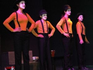 İşitme Engelli Öğrencilerden Tiyatro