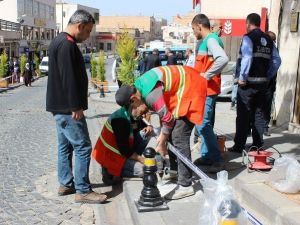 Mardin’de Kaldırıma Park Etme Sorununa Farklı Çözüm