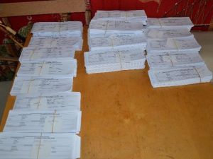 Seçmen Kağıtları Dağıtılıyor