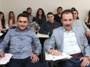 Baba-oğul Aynı Üniversitede Eğitim Görüyor