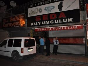 İzmir’de Kuyumcu Soydular