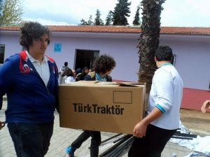 Sosyal Bilimler Lisesi, Malzemelerini Ilıcabaşı Öğrencileriyle Paylaştı