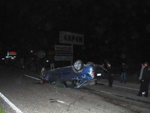 Kamyona Çarpan Araç Defalarca Takla Attı