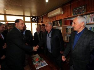 Validen Kitap Dostu Kahvehaneye Hediye Kitap