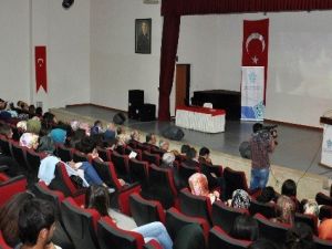 NEÜ’de Sokak Hayvanlarının Sorunları Konuşuldu