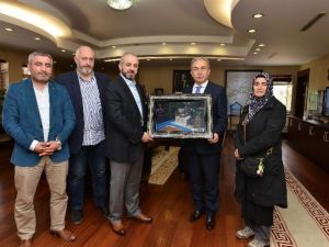 İHH Sakarya Şubesi Üyeleri Vali Büyük’ü Ziyaret Etti