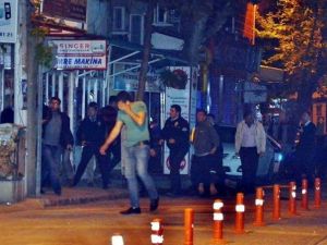 Gençler Kahvehane Çıkışı Kavga Etti