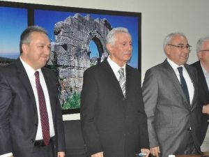 Muhtarlar Derneğinden Vali Fidan Ve Kaymakam Özdal’a Sürpriz