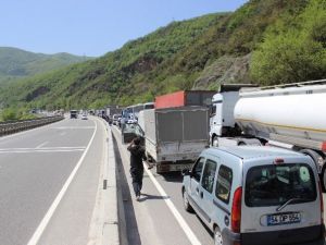 D-650 Karayolu’ndaki Trafik Kazası Bilecik İstikametini Ulaşıma Kapattı