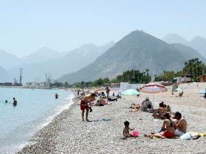 Ve Antalya ’Yaz’ı Karşıladı