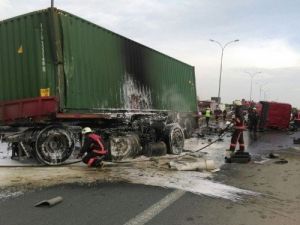 TEM’de Tır Dehşeti: İki Ölü