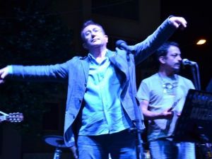 CHP’li Talipoğlu, Zeybek Oynayarak Konsere Damga Vurdu
