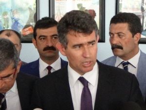 Diyarbakır Barosu’ndan Meslekte 40, 50 Ve 60’ıncı Yılını Dolduran Avukatlara Plaket