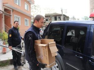 Su Tankının Altında Sıkışan Yavru Kedileri İtfaiye Kurtardı