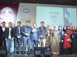 Gençlik Kutlu Doğumla Buluşuyor