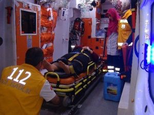 Yaralıları Kaza Yerinde Bırakıp Kaçtı