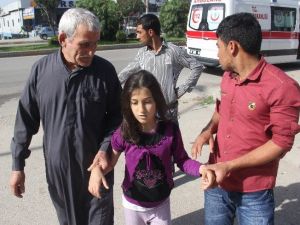 Suriyeli Küçük Hatice’nin Kolu Kanalizasyon Izgarasına Sıkıştı