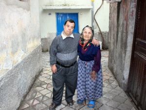 Anne Sevgisi Tüm Engelleri Aştı