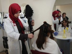 Geleceğin Kuaförleri Bayraklı’da Yetişiyor