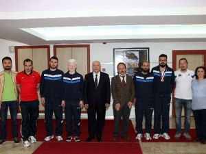 Yenimahalle, Madalyaya Doymuyor